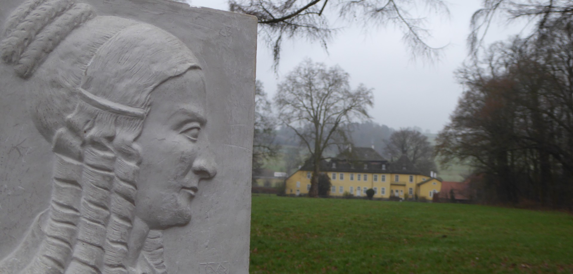 Relief der Autorin Annette von Droste-Hülshoff, © B. Aufenanger Relief der Autorin Annette von Droste-Hülshoff, © B. Aufenanger